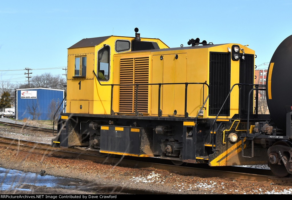 Switcher Moving the Tank Cars